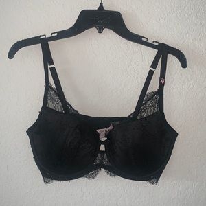 Brand new Victoria’s secret lined plunge black bra size 38DD